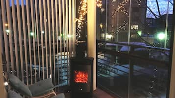 Exclusive-Apartment, 1 Schlafzimmer, Stadtblick, zum Garten hin | Terrasse/Patio