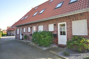 Unclassified image, 4 of 20, button - No. 81 - Holiday House Deichstraße / near the marina (Wittmund)