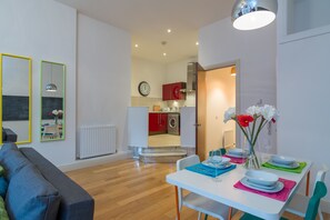 Living area - 1 Fitzrovia (Belfast)
