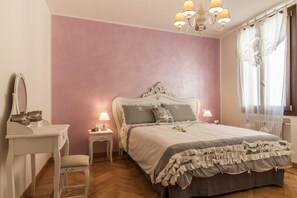 Apartment, 4 Bedrooms | 4 bedrooms, free WiFi, bed sheets - House of Artist (Venice)