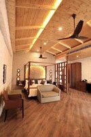 Panoramic Cottage | Egyptian cotton sheets, premium bedding, minibar, in-room safe