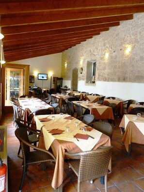 Local cuisine - Quarté Sayàl (Alghero)