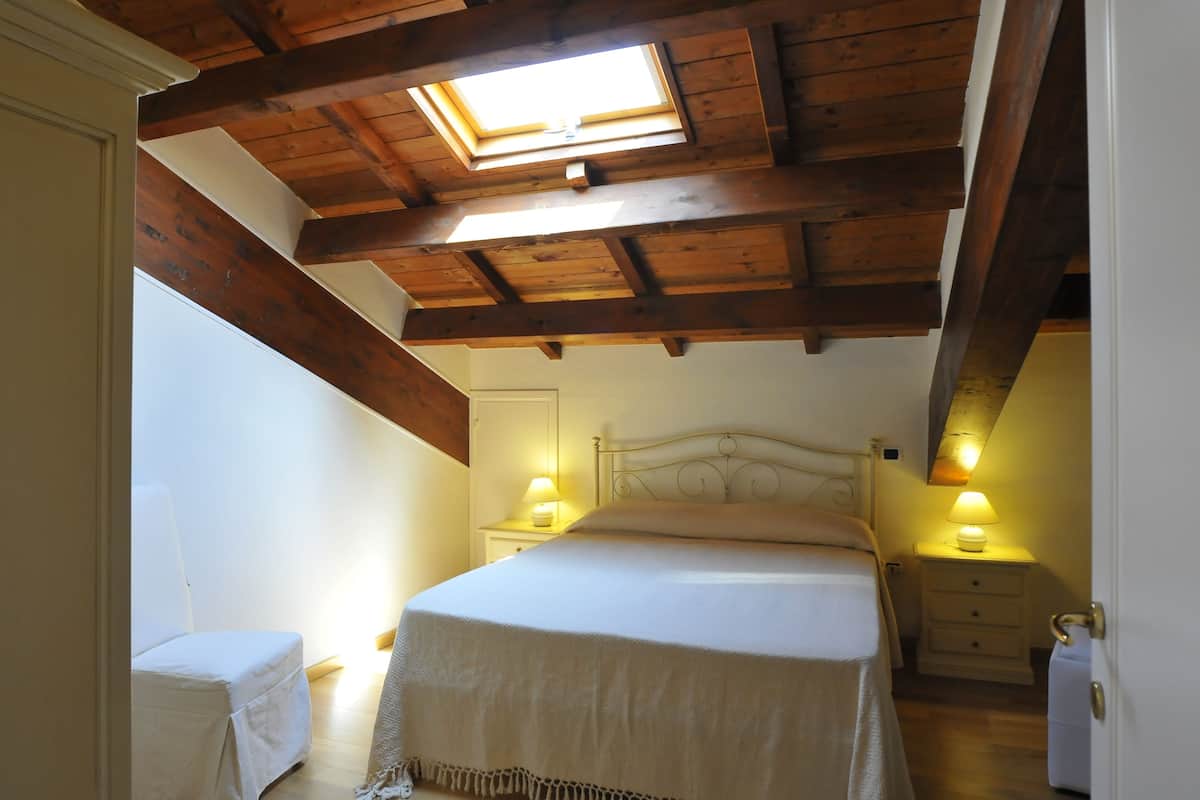 Basic Studio Suite, Tower | In-room safe, individually decorated, soundproofing, cribs/infant beds