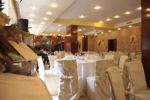 Lunch and dinner served, Regional cuisine - Hotel Tre Monti (Popoli)