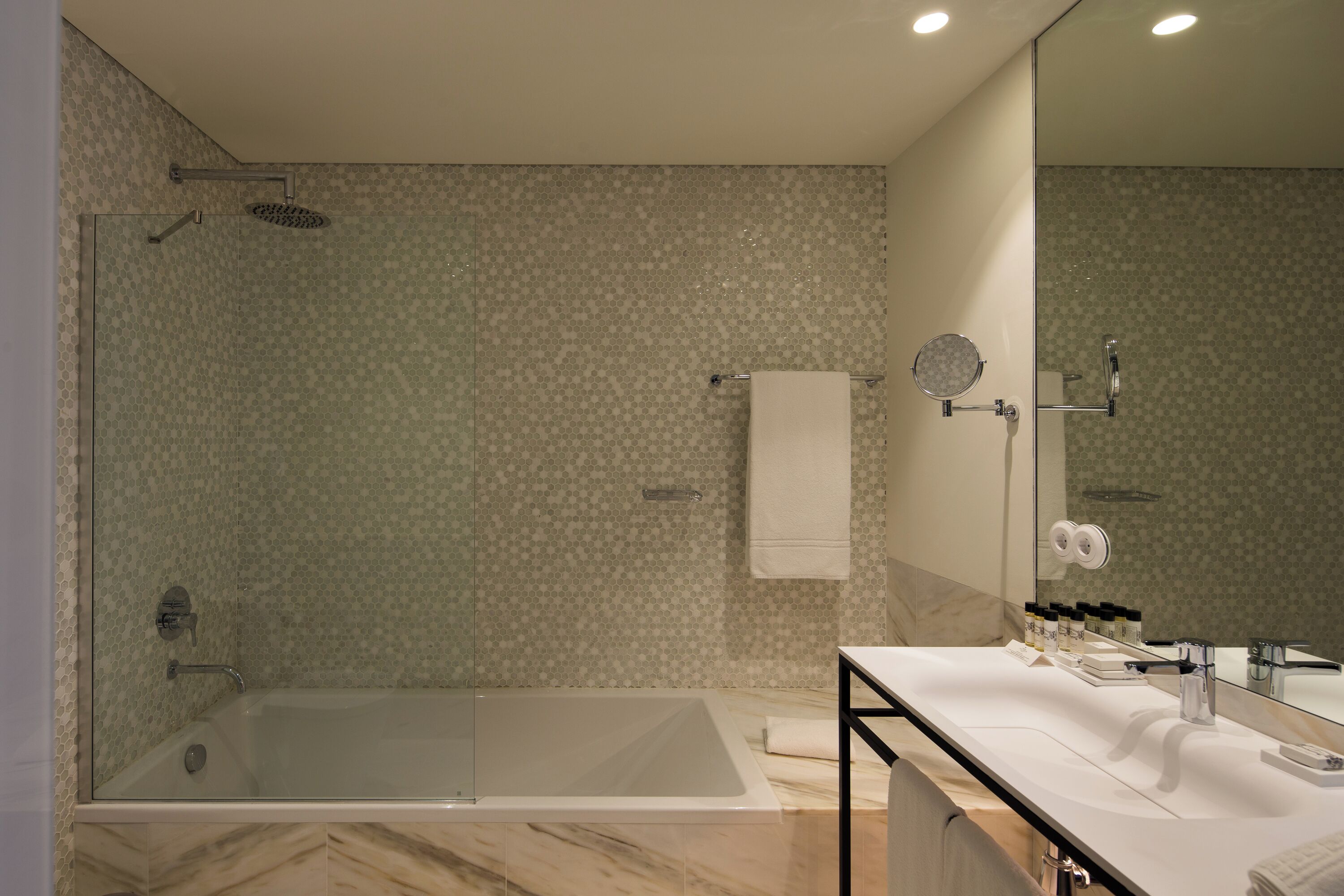 executive room (grand view) | bathroom | rainfall showerhead, towels