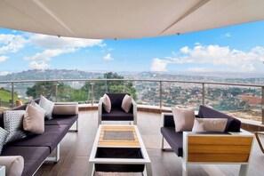 Lounge - Protea Hotel by Marriott Kampala Skyz (Kampala)