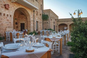 Outdoor dining - Agriturismo Masseria Galatea (Alessano)