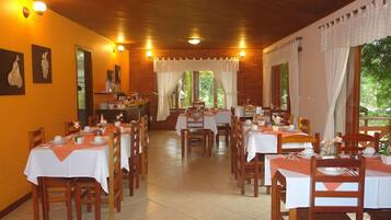 Petit déjeuner buffet compris tous les jours