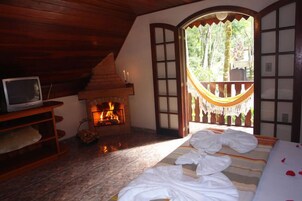 Chalet (Solar) | Minibar, escritorio, cortinas opacas y tabla de planchar con plancha