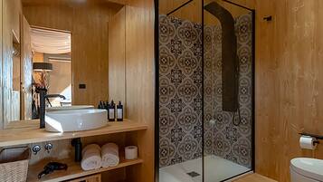 Tenda Luxury | Bagno | Doccia, soffione a pioggia, set di cortesia gratuito, asciugacapelli