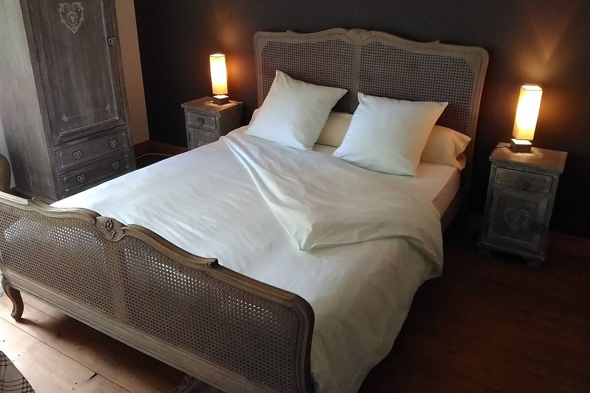 Tweepersoonskamer (Gers) | 1 slaapkamer, luxe beddengoed, individueel gedecoreerd