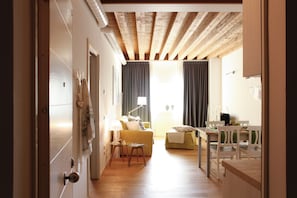 Apartment, 1 Schlafzimmer | Wohnbereich | Flachbildfernseher