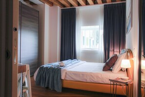 1 bedroom, individually decorated, individually furnished, desk - Mazzoni 15 Modern Flat (Venice)