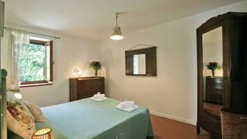 Apartment, 2 Bedrooms (ROSMARINO) | Iron/ironing board, travel crib, free WiFi, bed sheets