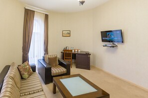 Family Suite | Living room | TV - Chateau Qusar (Qusar)