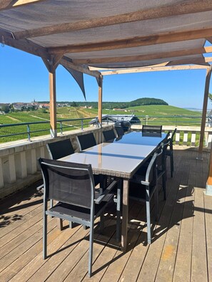 Cottage, Ensuite (Vue sur vignobles) | Terrace/patio - Voirin Valérie (Cramant)