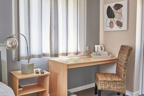 Standard Twin Room, Ensuite - The Tap House (Ashby-de-la-Zouch)
