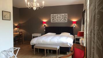 Deluxe Double or Twin Room, Private Bathroom (Grand Cour)