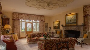 Lounge - Old Church Farm (Bristol)