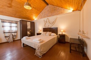 Dúplex (2) | Caja fuerte, sistema de insonorización, tabla de planchar con plancha