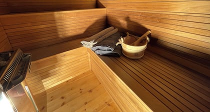 Gartenhaus mit Sauna, Kamin & WLAN