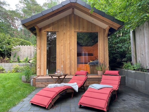 Gartenhaus mit Sauna, Kamin & WLAN