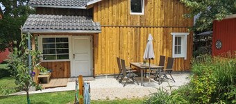 Cozy cottage by the forest with sauna, fireplace & WiFi
