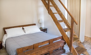 Ropa de cama de alta calidad, minibar, escritorio y wifi gratis 