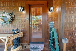 Cabin, 2 Bedrooms | Exterior detail - Eagles Point 3 Bedrooms 3 Bathrooms Cabin (Sevierville)