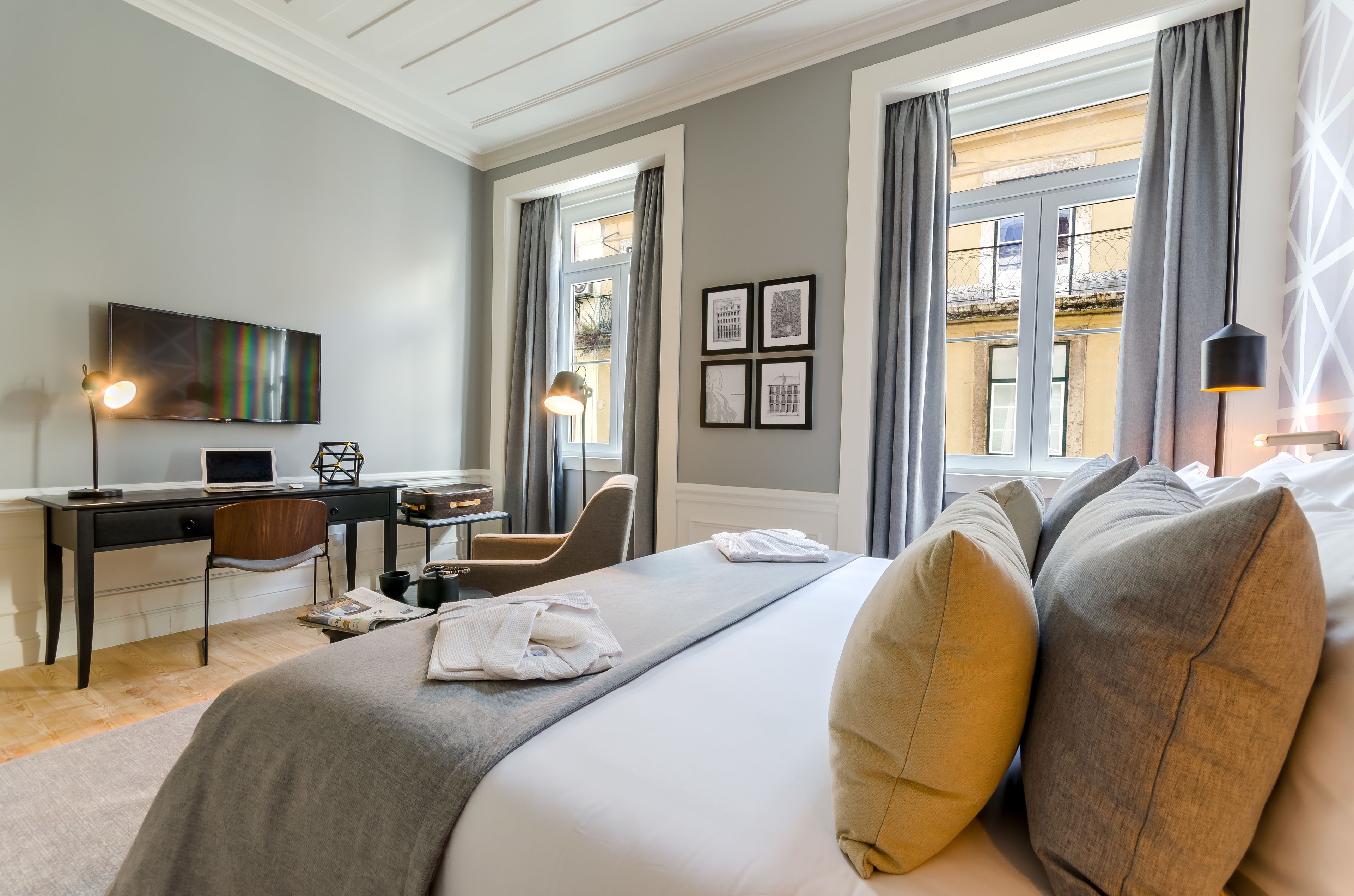 premium double or twin room, city view | 1 bedroom, egyptian cotton sheets, premium bedding, pillow-top beds