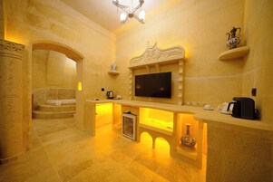 Luxury Suite | Bathroom