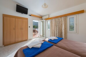 Villa, Multiple Bedrooms, Pool View