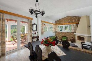 In-room dining - Villa Jenny (Rhodes)