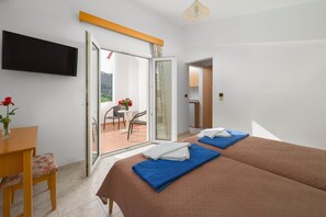 In-room safe, free cribs/infant beds, free WiFi - Villa Jenny (Rhodes)