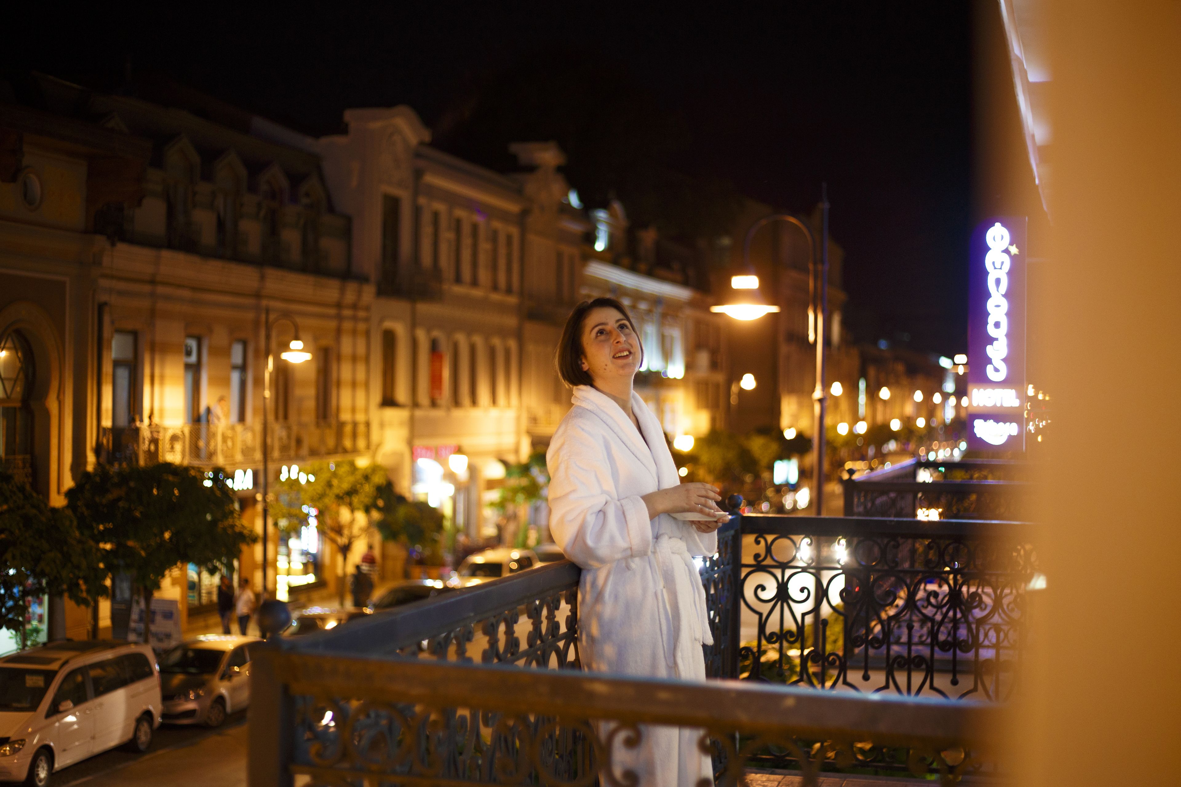 family room, 2 bedrooms, city view | street view