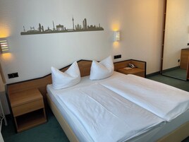 In-room safe, desk, free WiFi, bed sheets