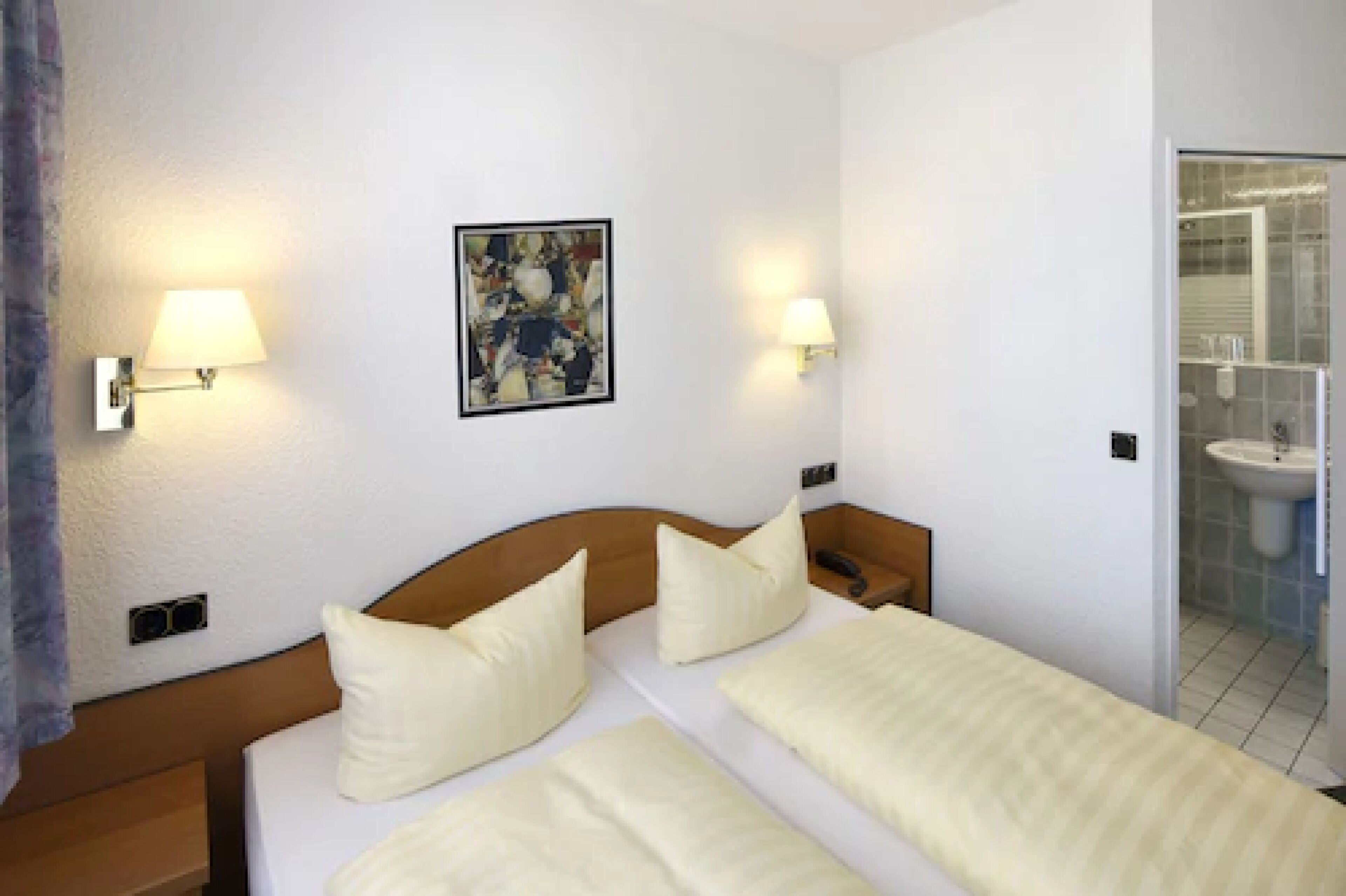 double room | in-room safe, desk, cots/infant beds, free wifi