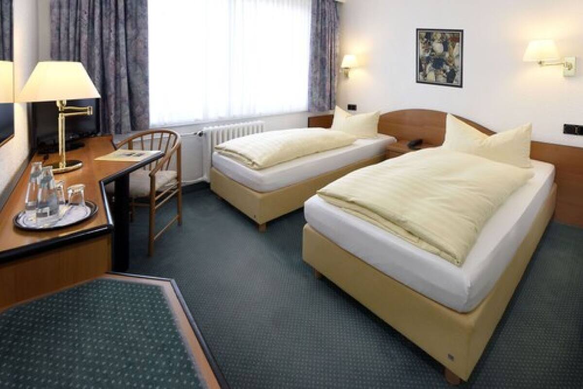 double room | in-room safe, desk, cots/infant beds, free wifi