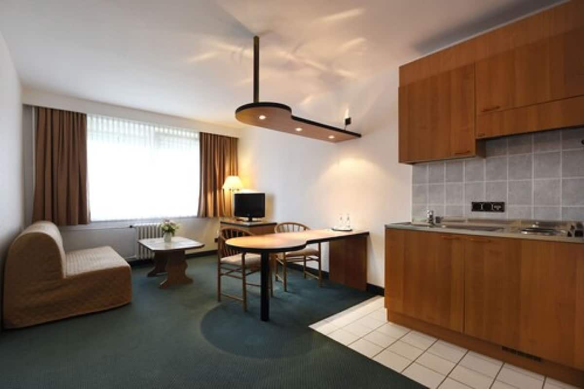 Apartment, 1 Bedroom | Private kitchenette