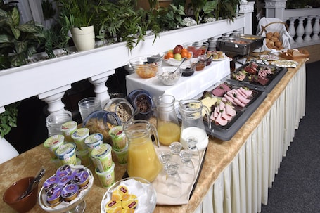 Desayuno buffet diario (EUR 9.5 por persona). LAT Hotel & Apartmenthaus Berlin