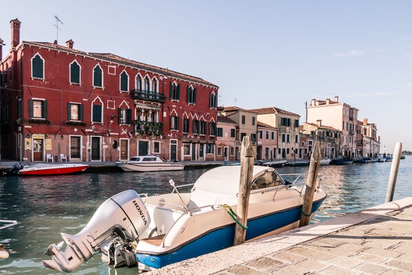 الإطلالة من المنشأة