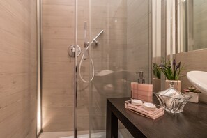 Apartment, 1 Bedroom | Bathroom shower - Cà Lessia (Venice)