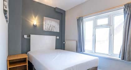 Norwich Central Hotel - Near Norwich Train Station & Carrow Road Stadium