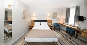 Standard Single Room | Desk, bed sheets - Norwich Central Hotel - Near Norwich Train Station & Carrow Road Stadium (Norwich)