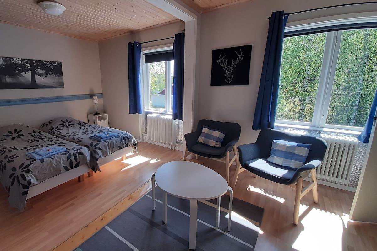 comfort twin room, ensuite, garden view | 1 bedroom, individually decorated, individually furnished, desk