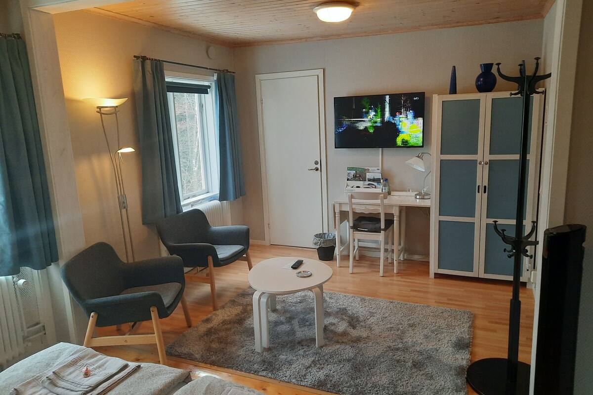 comfort twin room, ensuite, garden view | 1 bedroom, individually decorated, individually furnished, desk