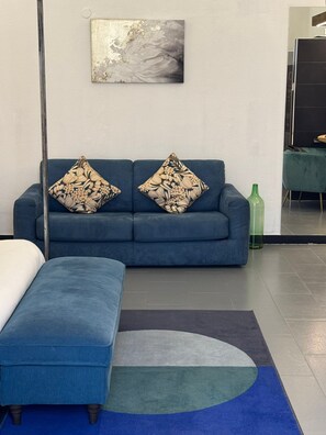 Phòng Suite Junior | Minibar, két bảo mật tại phòng, bàn 