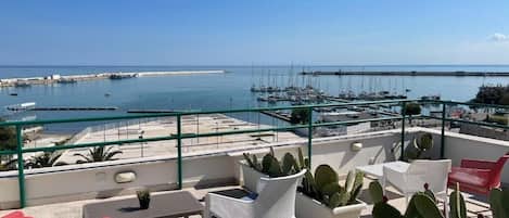 Deluxe-Loft, 1 Queen-Bett, Terrasse, Meerblick | Terrasse/Patio