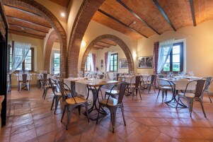 Se sirven cenas y cocina italiana (con vistas al jardín) 