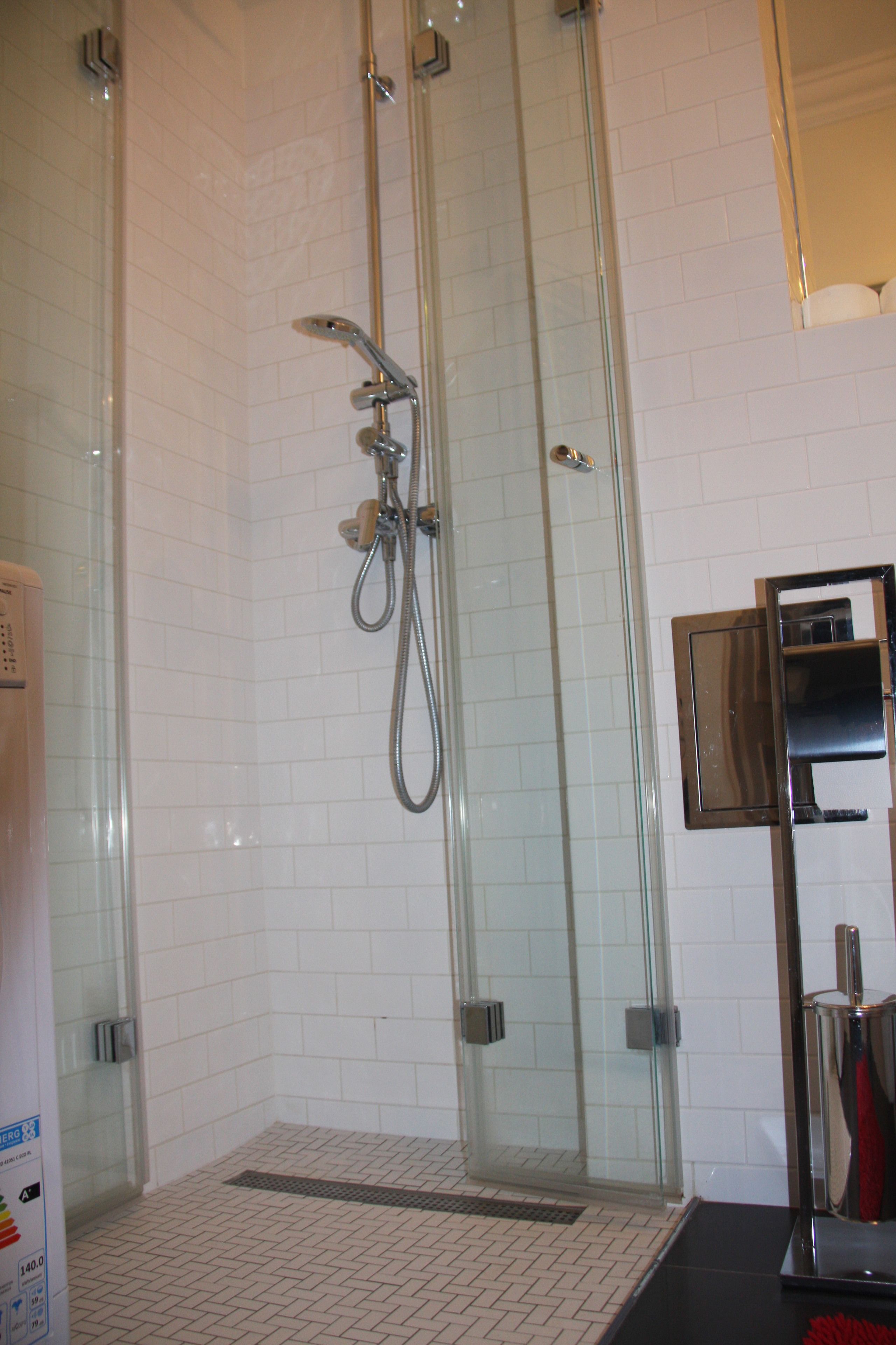 Căn hộ Deluxe, 1 giường cỡ queen, quang cảnh thành phố, cao tầng | Buồng tắm vòi sen